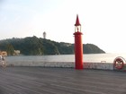 片瀬漁港の赤い灯台 [江の島] [灯台] 